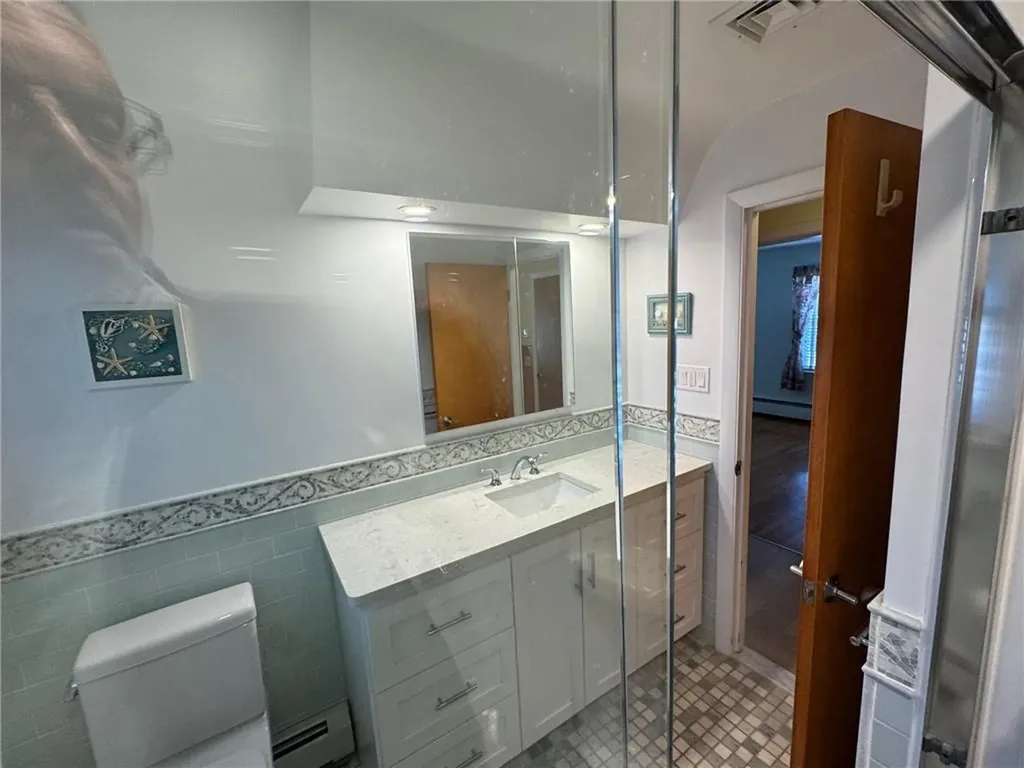 1047 Narragansett Parkway Warwick RI 02888