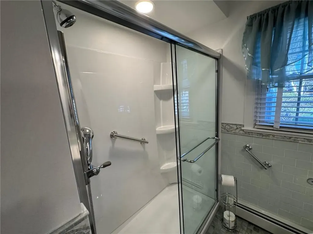 1047 Narragansett Parkway Warwick RI 02888