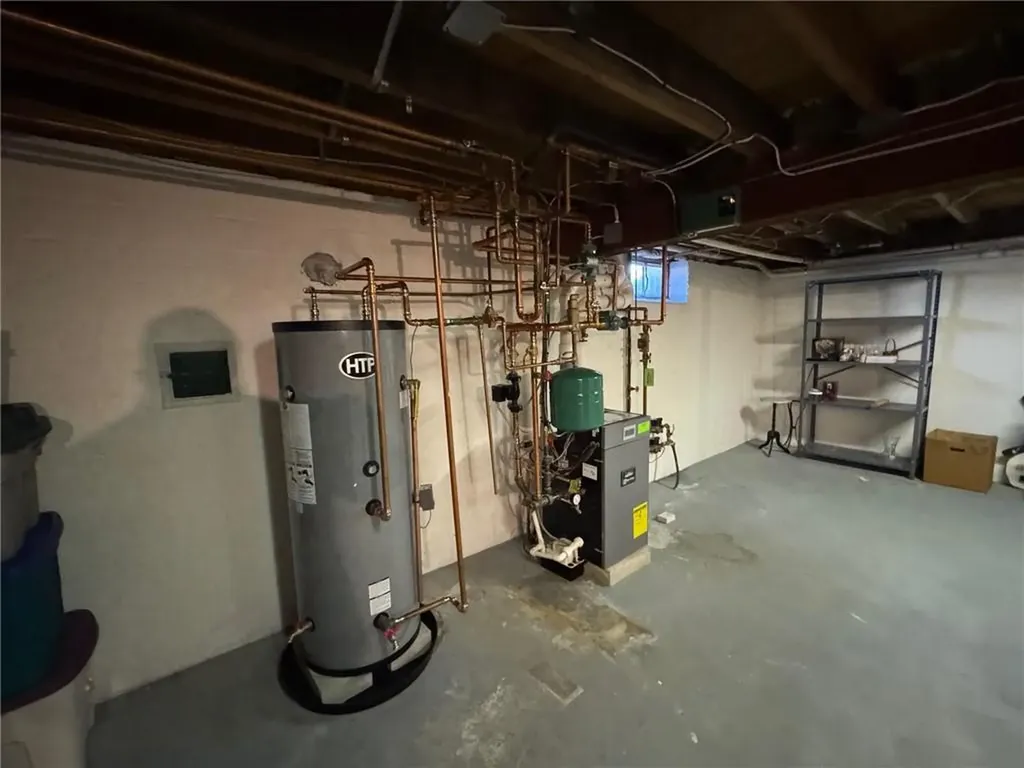 1047 Narragansett Parkway Warwick RI 02888