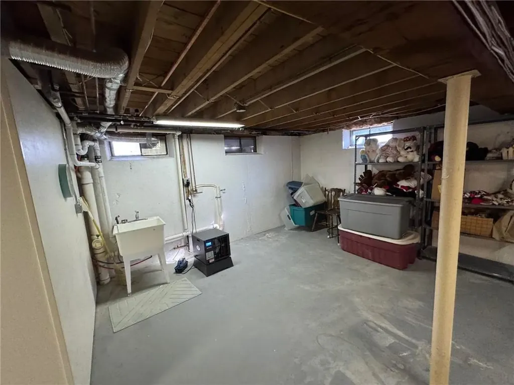 1047 Narragansett Parkway Warwick RI 02888