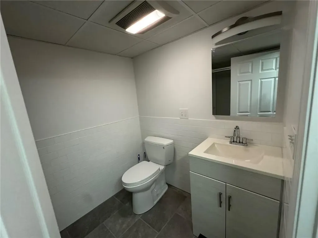 1047 Narragansett Parkway Warwick RI 02888