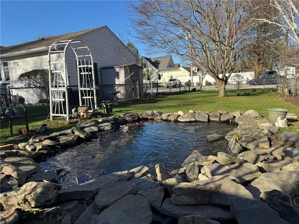 1047 Narragansett Parkway Warwick RI 02888