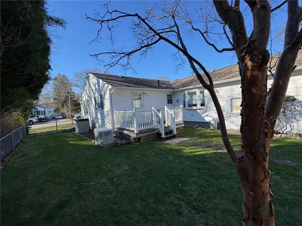 1047 Narragansett Parkway Warwick RI 02888