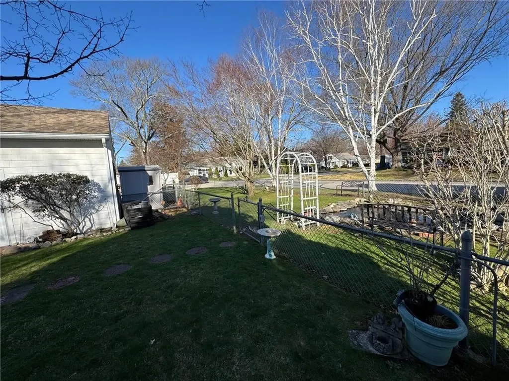 1047 Narragansett Parkway Warwick RI 02888