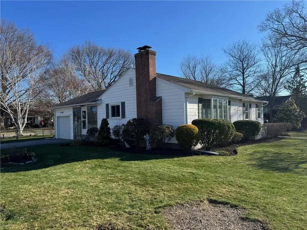 1047 Narragansett Parkway Warwick RI 02888