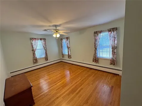 1047 Narragansett Parkway Warwick RI 02888
