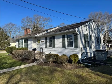 1047 Narragansett Parkway Warwick RI 02888