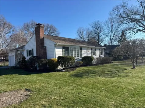 1047 Narragansett Parkway Warwick RI 02888