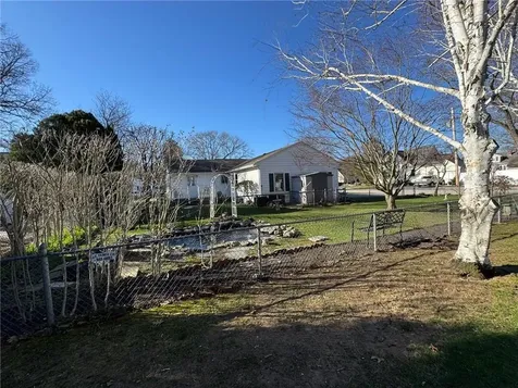 1047 Narragansett Parkway Warwick RI 02888
