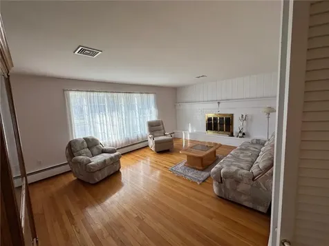 1047 Narragansett Parkway Warwick RI 02888