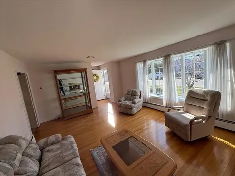 1047 Narragansett Parkway Warwick RI 02888