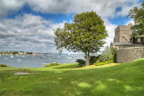127 Harrison Avenue Newport RI 02840