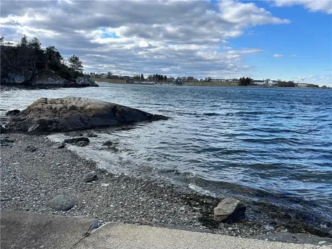 127 Harrison Avenue Newport RI 02840