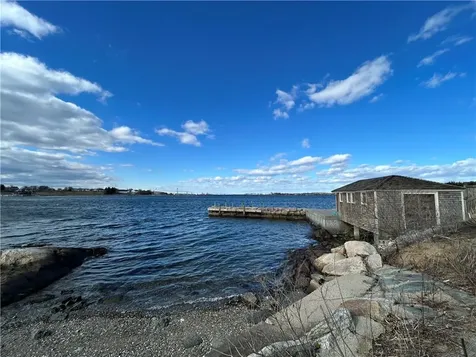 127 Harrison Avenue Newport RI 02840
