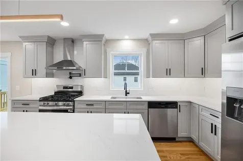 89 Street Agnes Avenue Woonsocket RI 02895