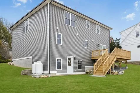 89 Street Agnes Avenue Woonsocket RI 02895