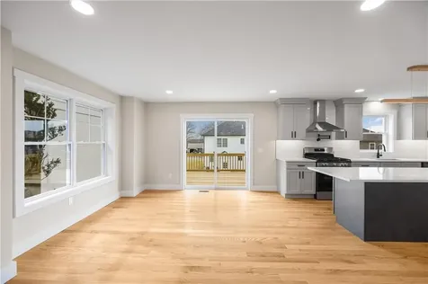 89 Street Agnes Avenue Woonsocket RI 02895