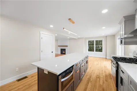 89 Street Agnes Avenue Woonsocket RI 02895
