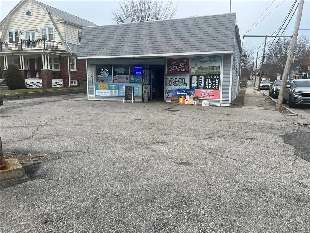 969 Smith Street Providence RI 02908