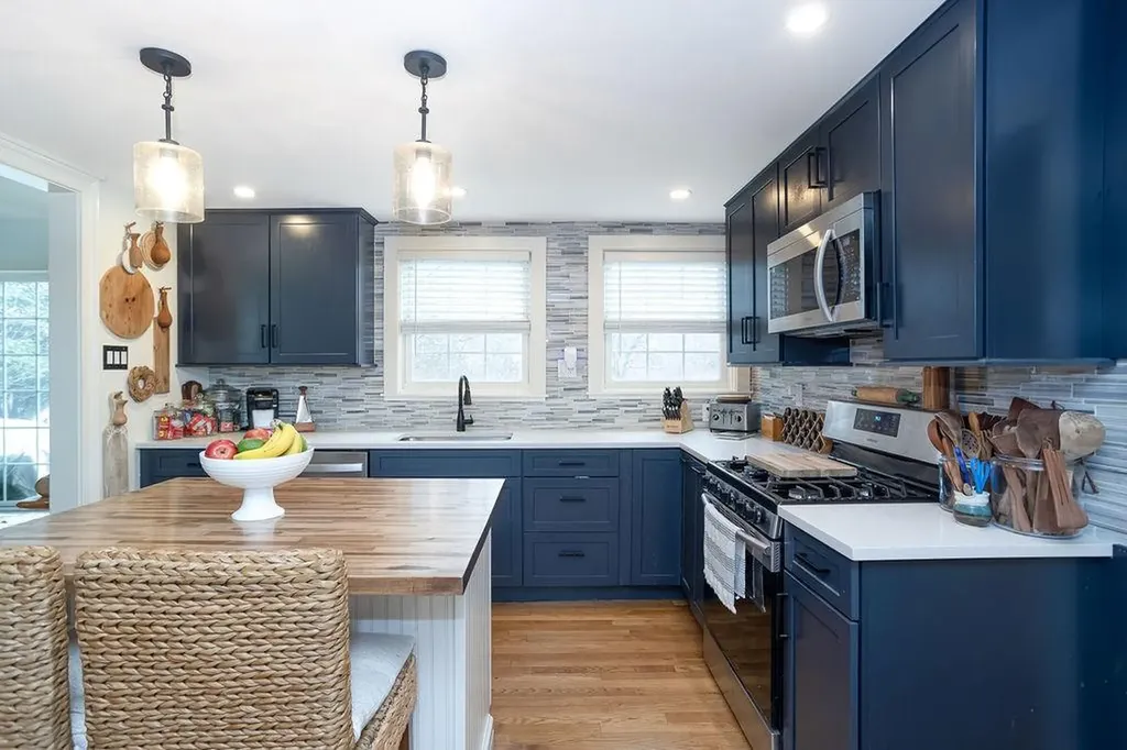 403 Valley Road Middletown RI 02842
