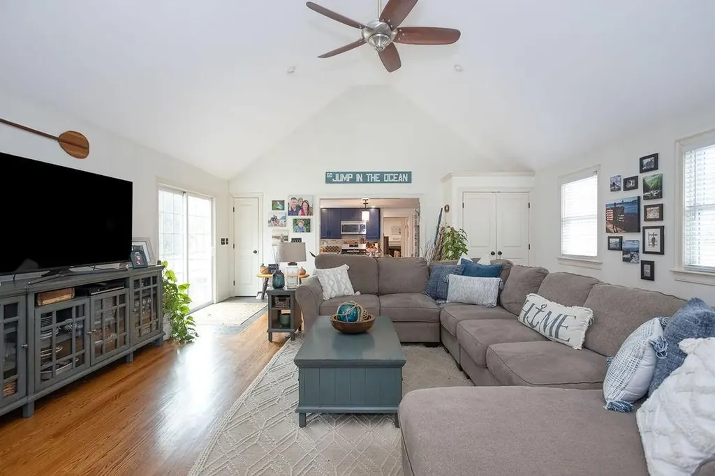 403 Valley Road Middletown RI 02842