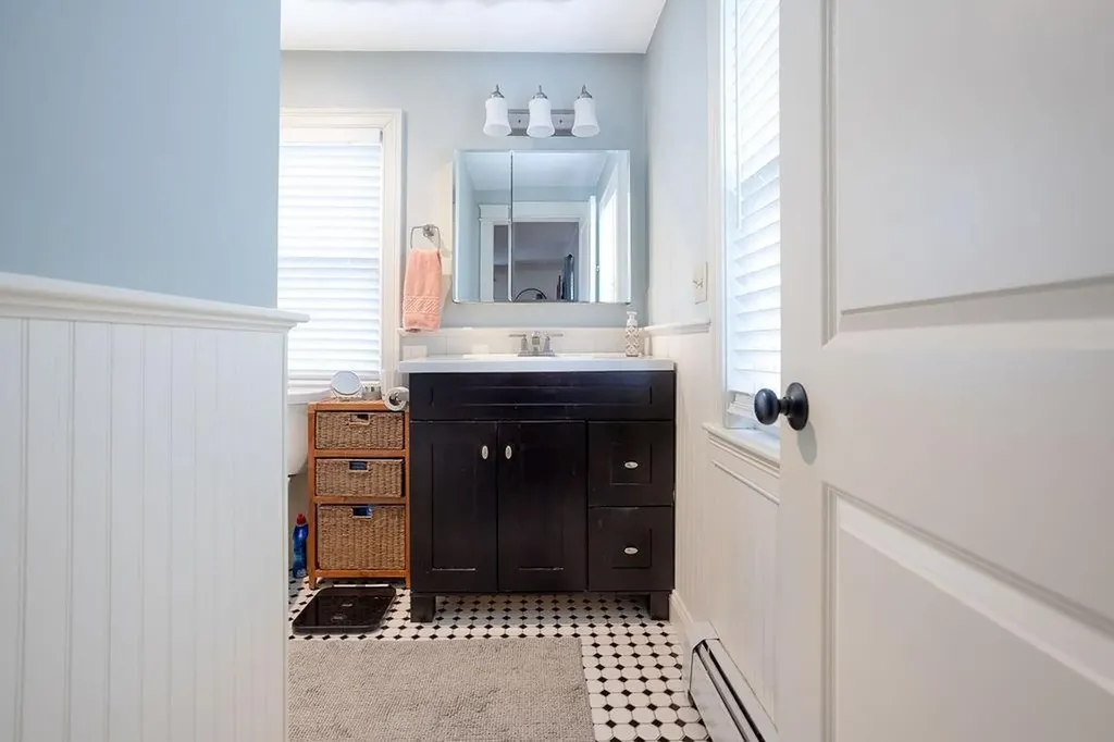 403 Valley Road Middletown RI 02842