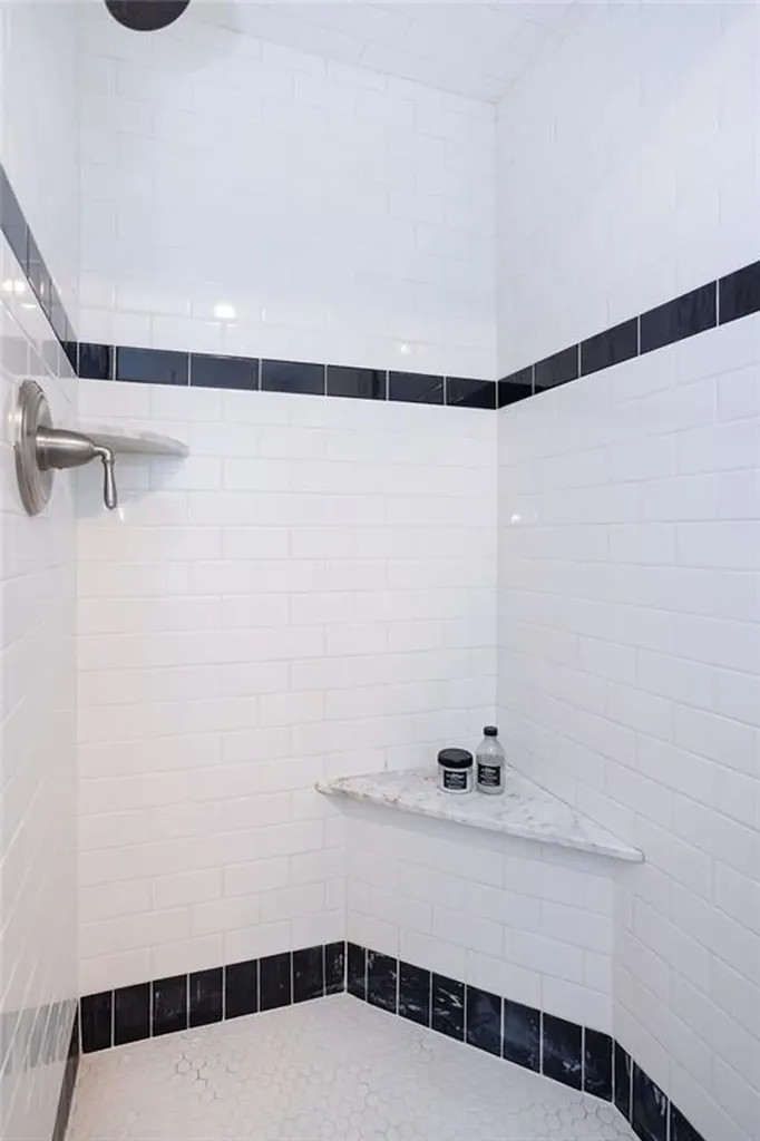 403 Valley Road Middletown RI 02842