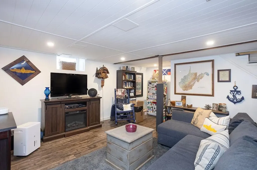 403 Valley Road Middletown RI 02842