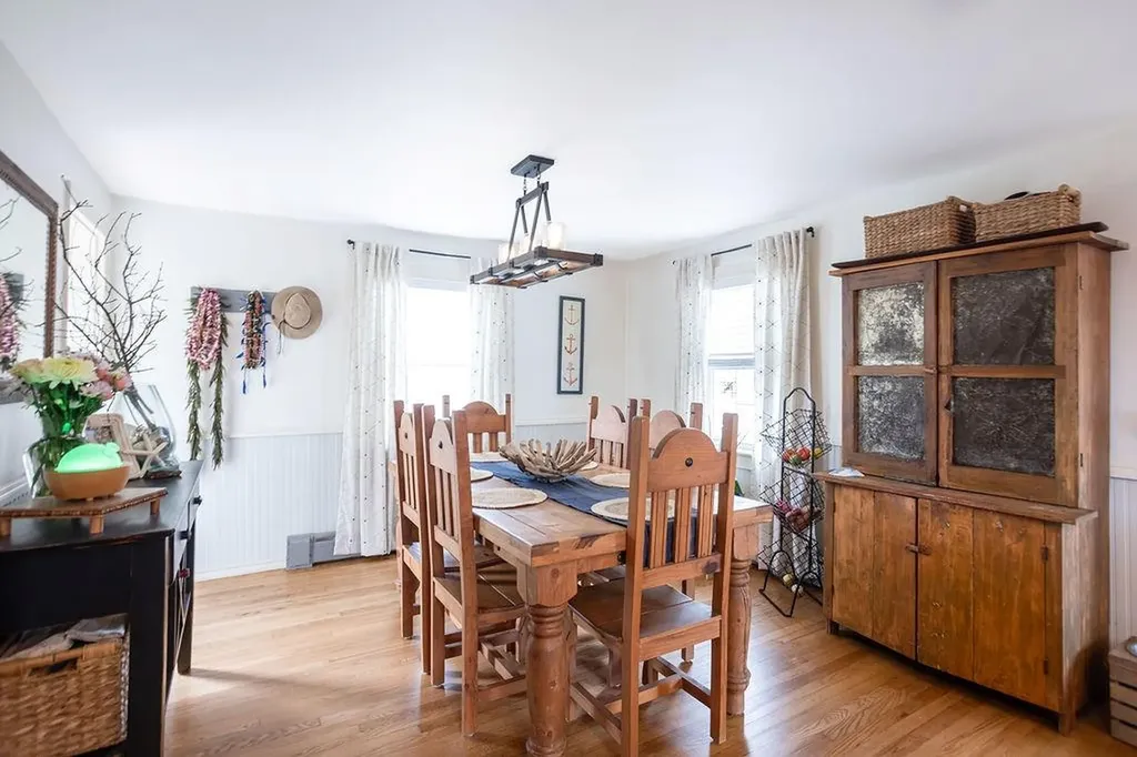 403 Valley Road Middletown RI 02842