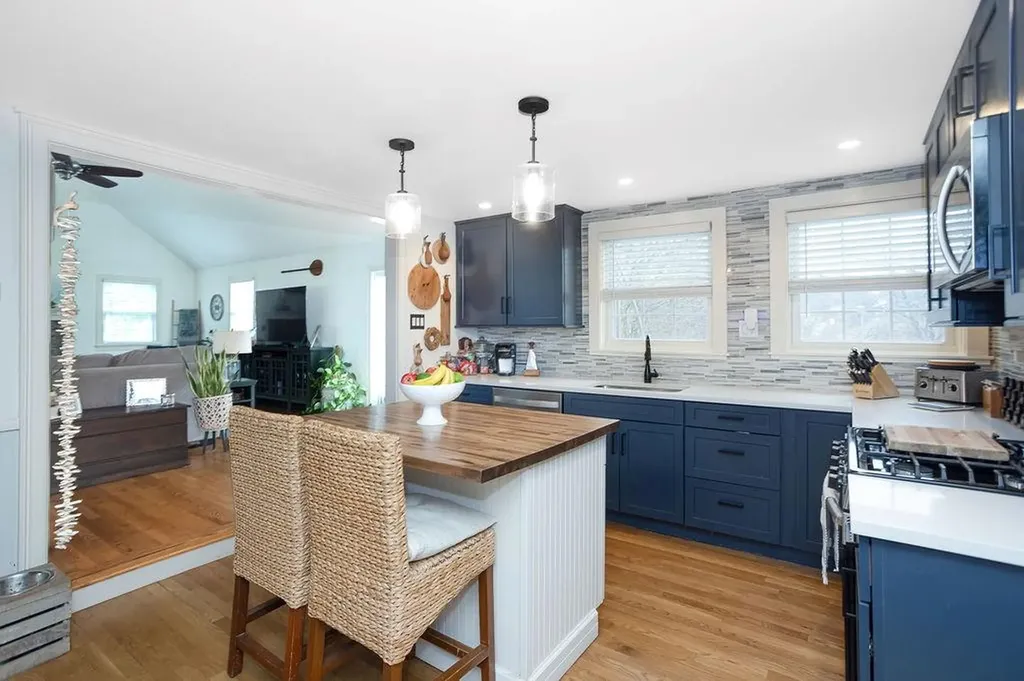 403 Valley Road Middletown RI 02842