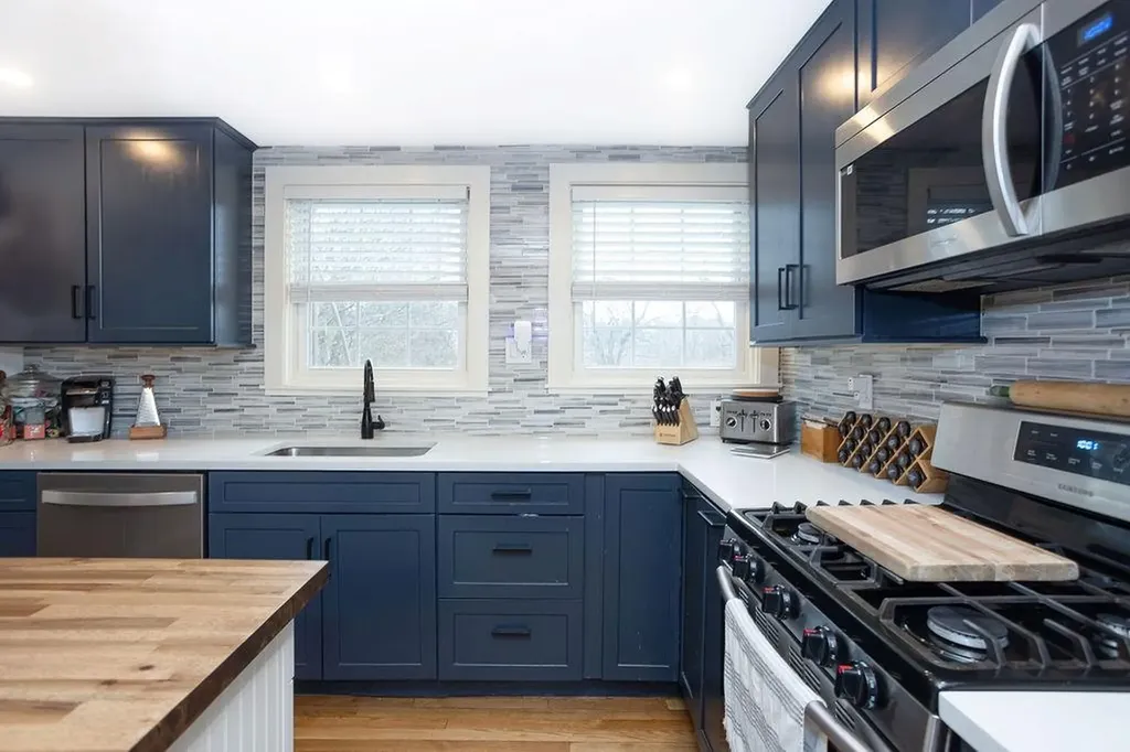 403 Valley Road Middletown RI 02842