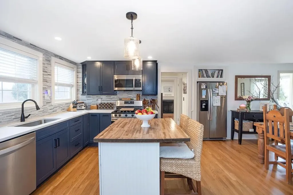 403 Valley Road Middletown RI 02842