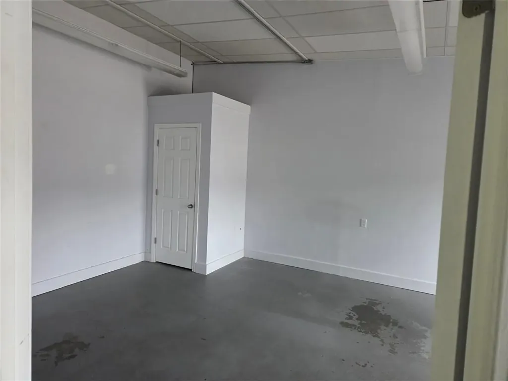 3520 Quaker Lane North Kingstown RI 02852