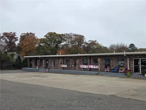 3520 Quaker Lane North Kingstown RI 02852