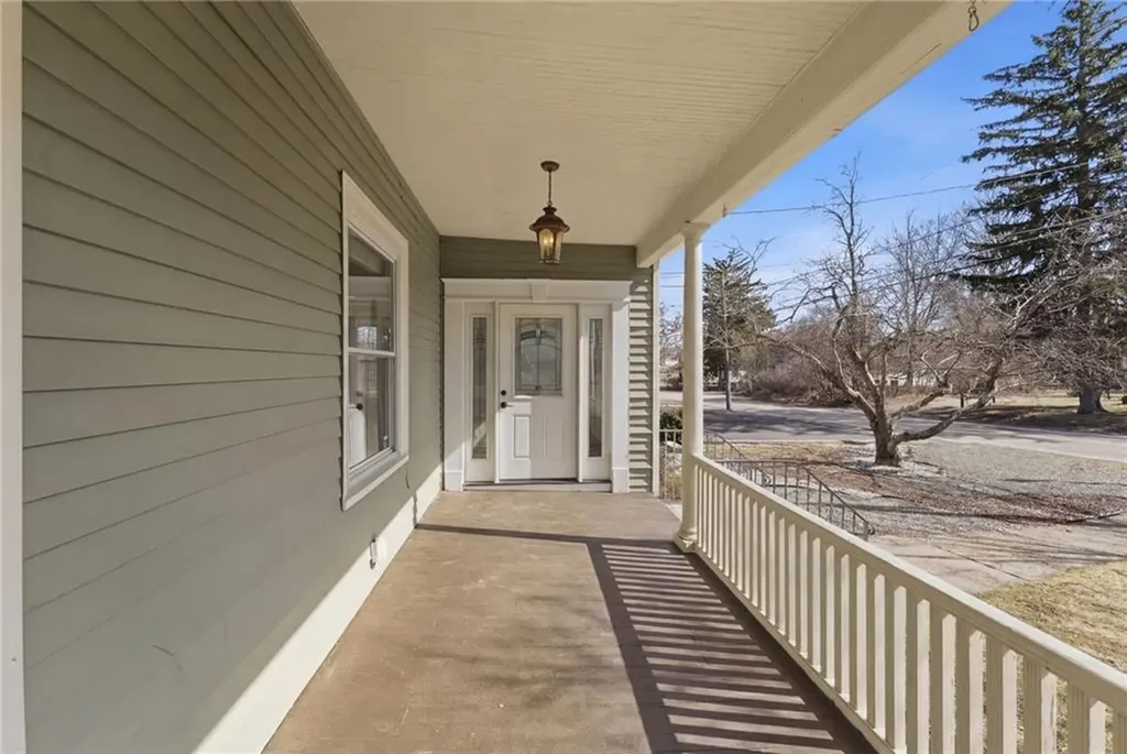 86 Wood Street Coventry RI 02816