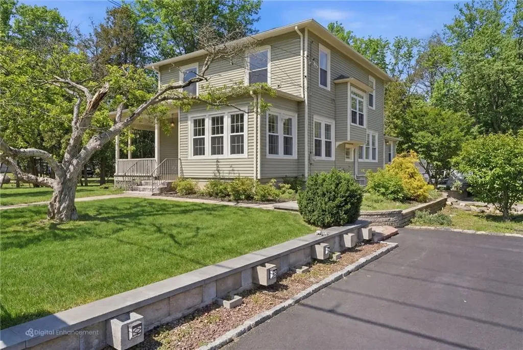 86 Wood Street Coventry RI 02816