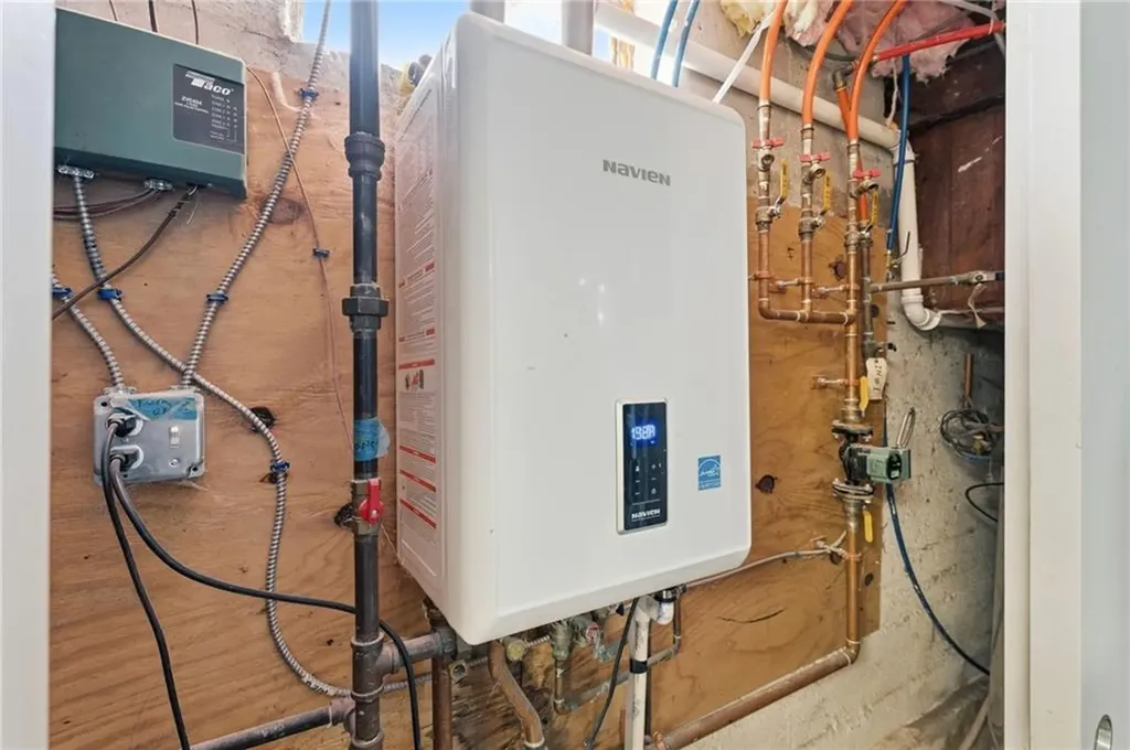 86 Wood Street Coventry RI 02816