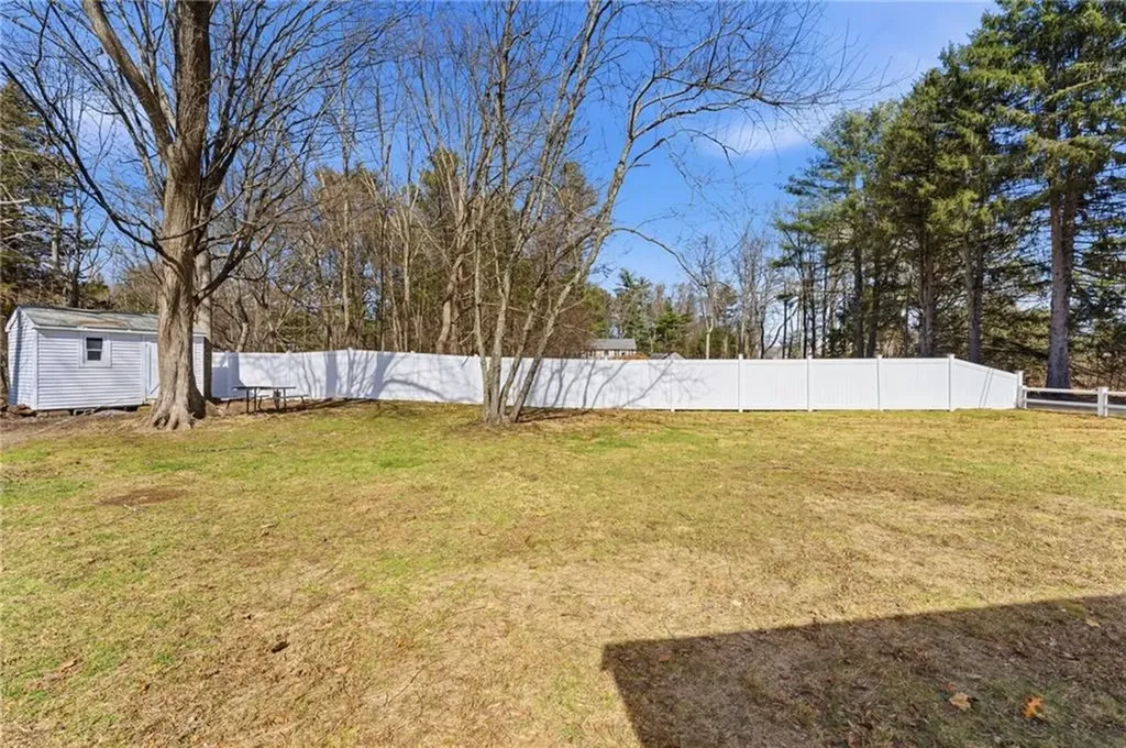 86 Wood Street Coventry RI 02816