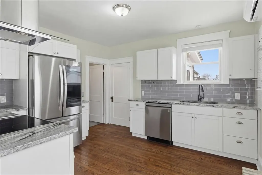49 Harcourt Avenue Pawtucket RI 02861