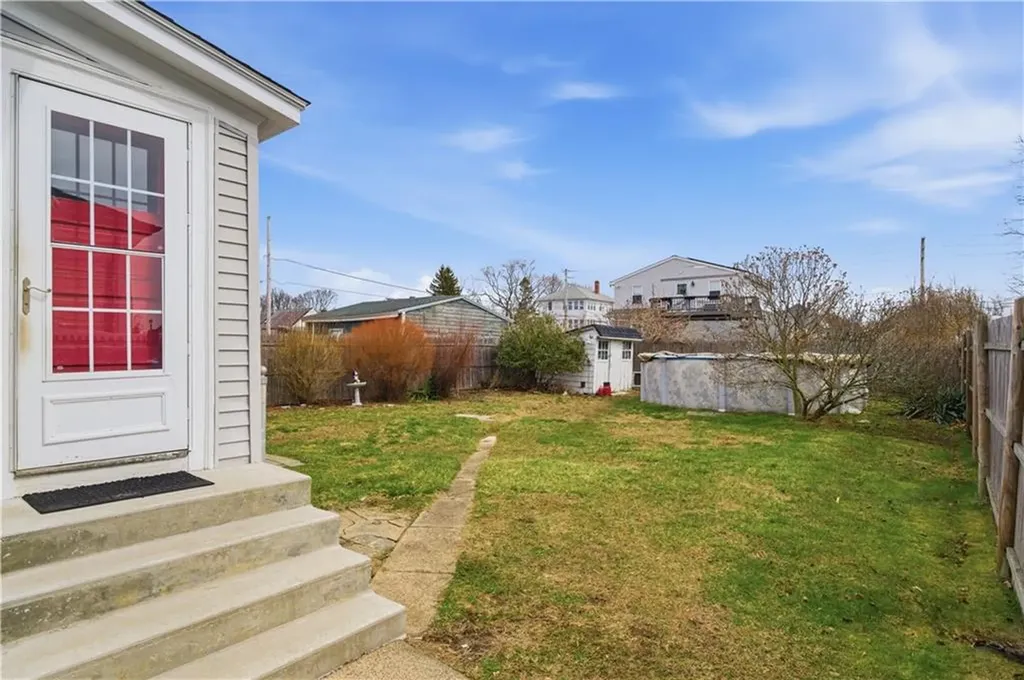 49 Harcourt Avenue Pawtucket RI 02861