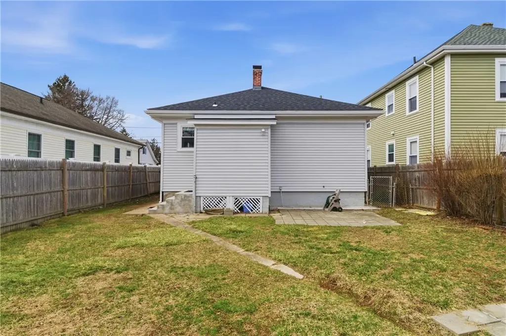 49 Harcourt Avenue Pawtucket RI 02861