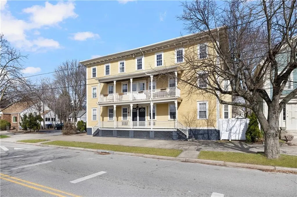 104 Dexter Street Providence RI 02909