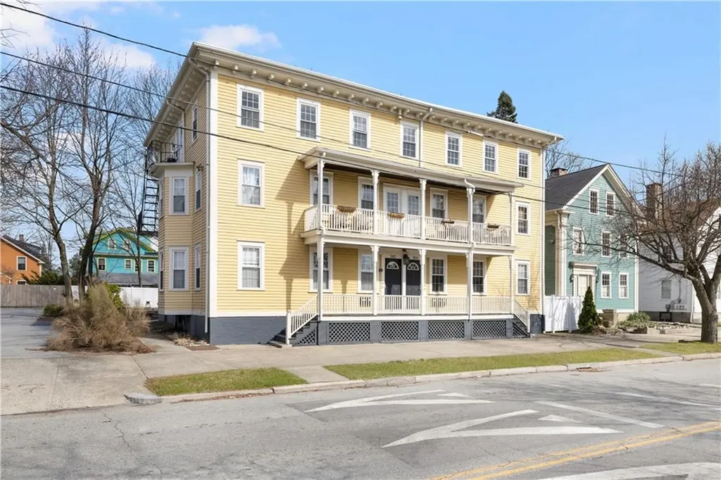 104 Dexter Street Providence RI 02909