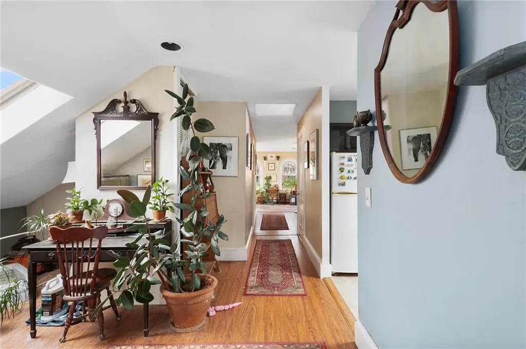 87 Hope Street Providence RI 02906