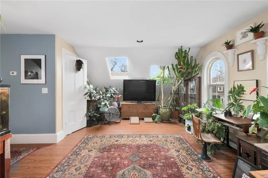 87 Hope Street Providence RI 02906