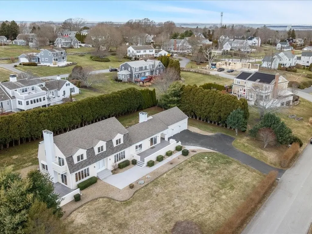 95 Holman Street Portsmouth RI 02871