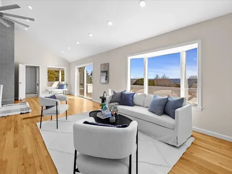 95 Holman Street Portsmouth RI 02871