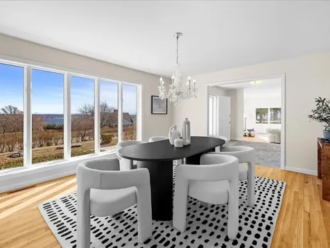 95 Holman Street Portsmouth RI 02871