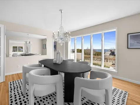 95 Holman Street Portsmouth RI 02871