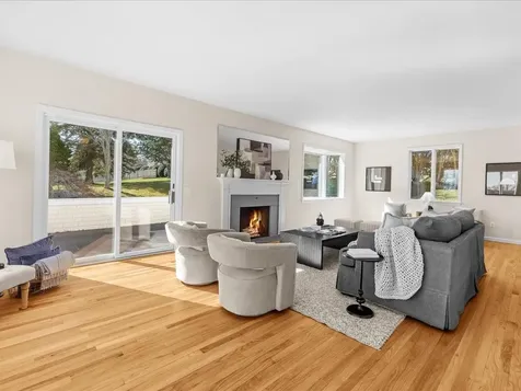 95 Holman Street Portsmouth RI 02871